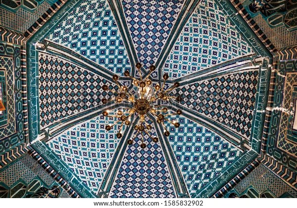 Deze afbeelding heeft een leeg alt-atribuut; de bestandsnaam is decoration-dome-mausoleum-kusam-ibn-600w-1585832902.webp
