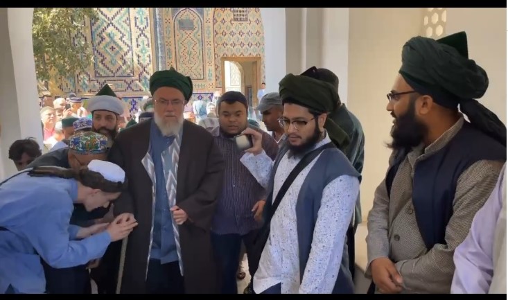 Deze afbeelding heeft een leeg alt-atribuut; de bestandsnaam is maqam-of-shaykh-abdul-khaliq-al-ghujdawani-d982.jpg