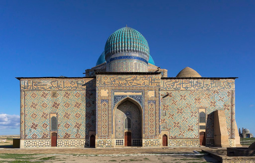 Deze afbeelding heeft een leeg alt-atribuut; de bestandsnaam is mausoleum_of_khoja_ahmed_yasawi_in_hazrat-e_turkestan_kazakhstan.jpg
