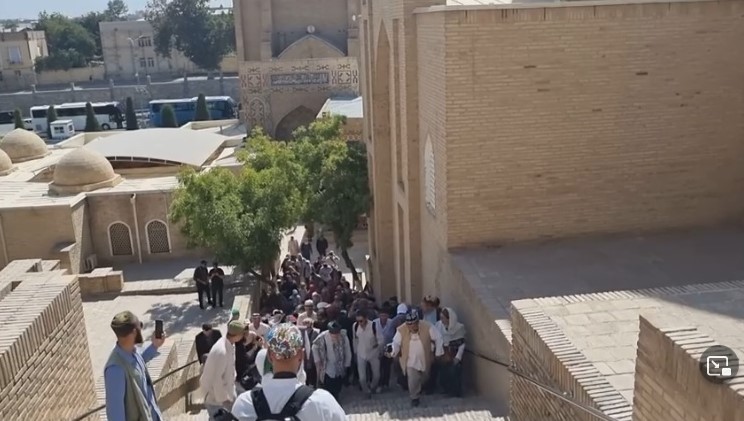 Deze afbeelding heeft een leeg alt-atribuut; de bestandsnaam is stairs.jpg